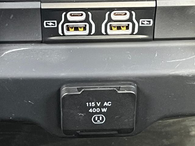 2023 RAM 1500 Laramie Crew Cab 4x4 5'7' Box
