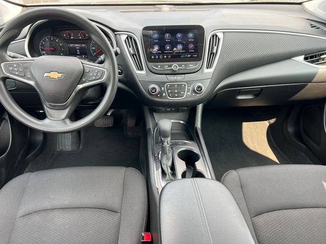1G1ZD5ST8SF120122