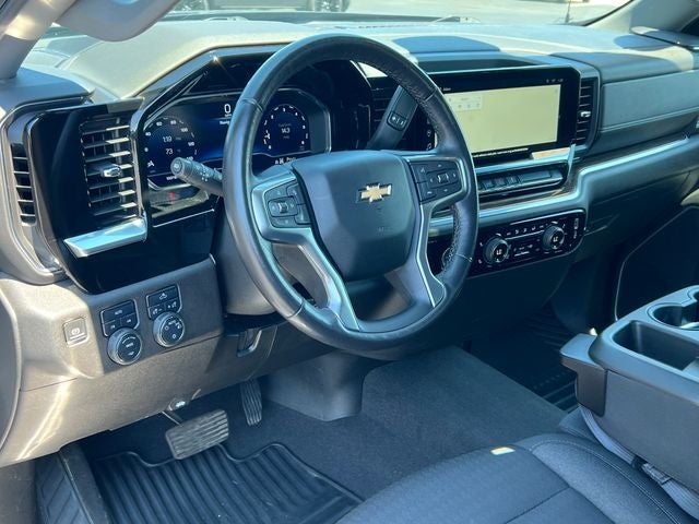 2022 Chevrolet Silverado 1500 4WD Crew Cab Short Bed LT with 2FL