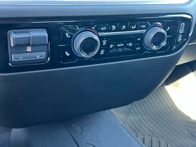 2023 Chevrolet Silverado 1500 4WD Crew Cab Short Bed RST