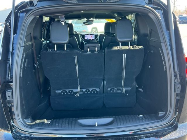 2025 Chrysler Pacifica Select