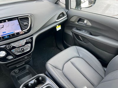2027 Chrysler Pacifica PACIFICA SELECT