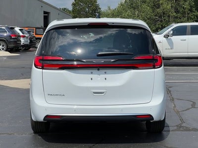 2027 Chrysler Pacifica PACIFICA SELECT