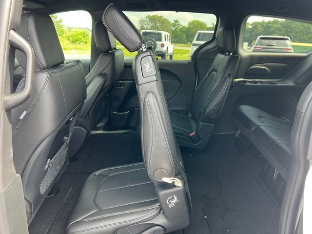 2027 Chrysler Pacifica PACIFICA SELECT