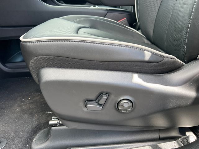 2027 Chrysler Pacifica PACIFICA LIMITED