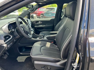 2027 Chrysler Pacifica PACIFICA LIMITED