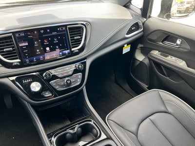 2027 Chrysler Pacifica PACIFICA LIMITED