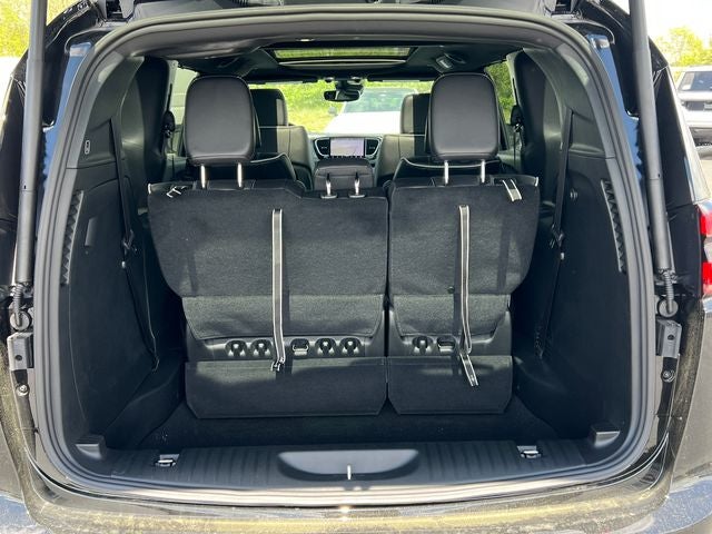 2027 Chrysler Pacifica PACIFICA LIMITED