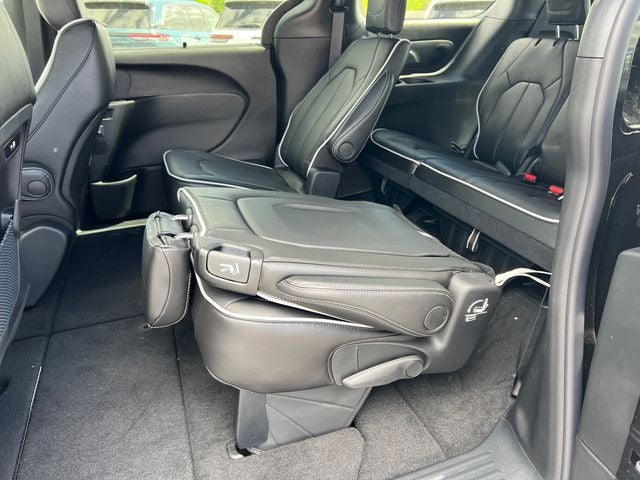 2027 Chrysler Pacifica PACIFICA LIMITED