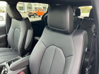2027 Chrysler Pacifica PACIFICA SELECT AWD