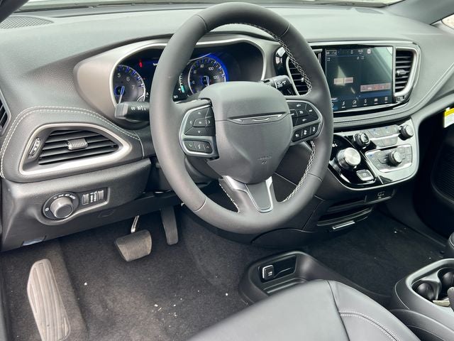 2027 Chrysler Pacifica PACIFICA SELECT AWD