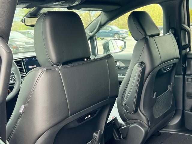 2027 Chrysler Pacifica PACIFICA SELECT AWD