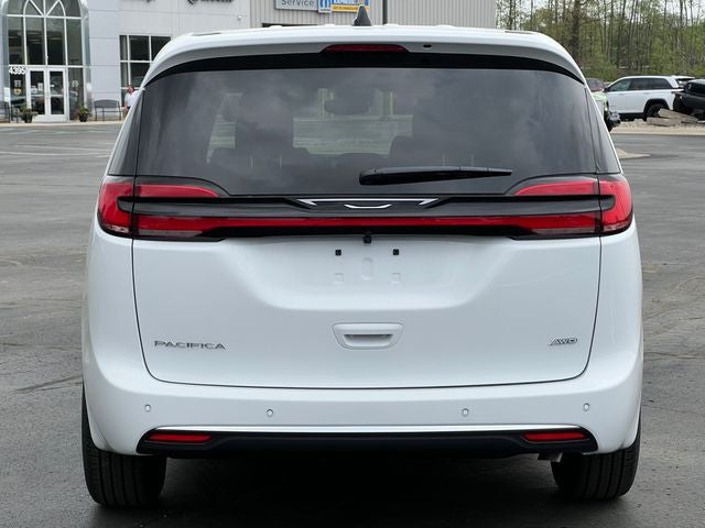 2027 Chrysler Pacifica PACIFICA SELECT AWD