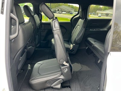 2027 Chrysler Pacifica PACIFICA SELECT AWD