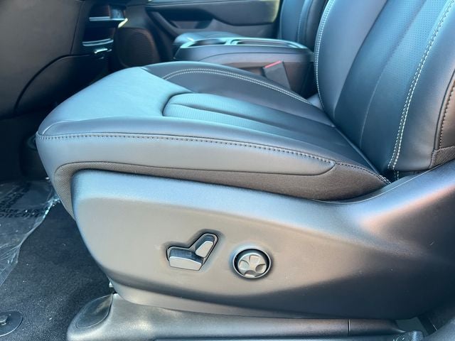 2027 Chrysler Pacifica PACIFICA SELECT AWD