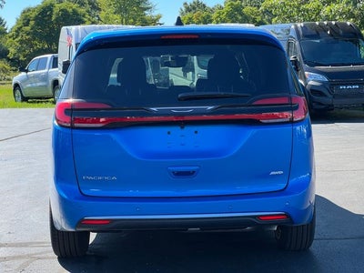2027 Chrysler Pacifica PACIFICA SELECT AWD