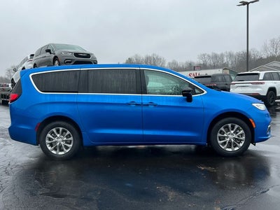 2026 Chrysler Pacifica PACIFICA SELECT AWD