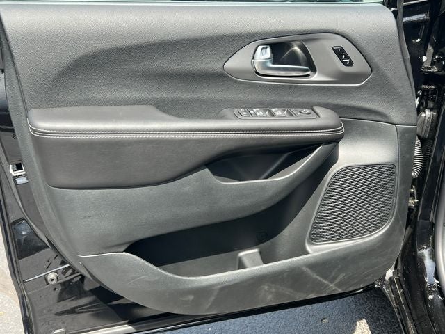 2027 Chrysler Pacifica PACIFICA SELECT AWD