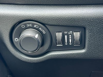 2027 Chrysler Pacifica PACIFICA SELECT AWD