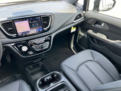 2027 Chrysler Pacifica PACIFICA SELECT AWD