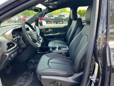 2027 Chrysler Pacifica PACIFICA SELECT AWD