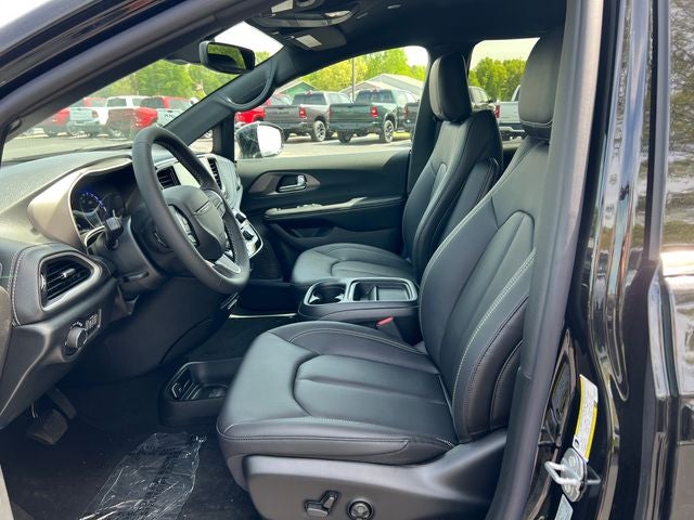 2027 Chrysler Pacifica PACIFICA SELECT AWD