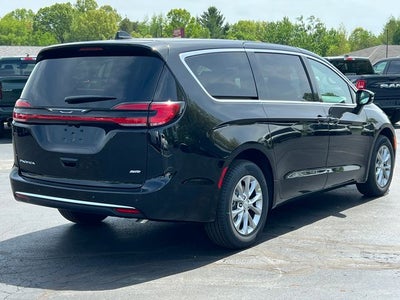 2027 Chrysler Pacifica PACIFICA SELECT AWD