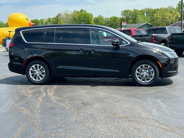 2027 Chrysler Pacifica PACIFICA SELECT AWD