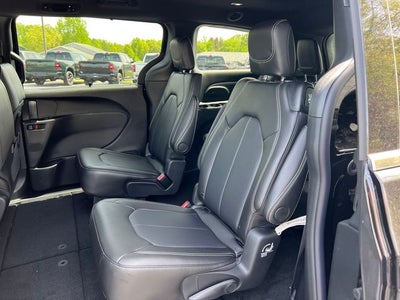 2027 Chrysler Pacifica PACIFICA SELECT AWD