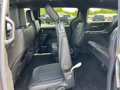 2027 Chrysler Pacifica PACIFICA SELECT AWD