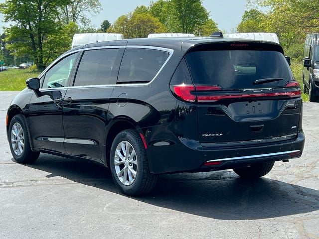 2027 Chrysler Pacifica PACIFICA SELECT AWD