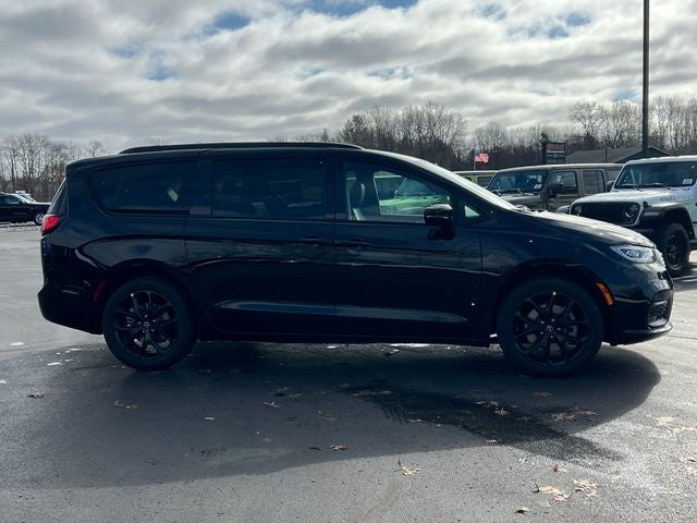 2026 Chrysler Pacifica PACIFICA SELECT AWD