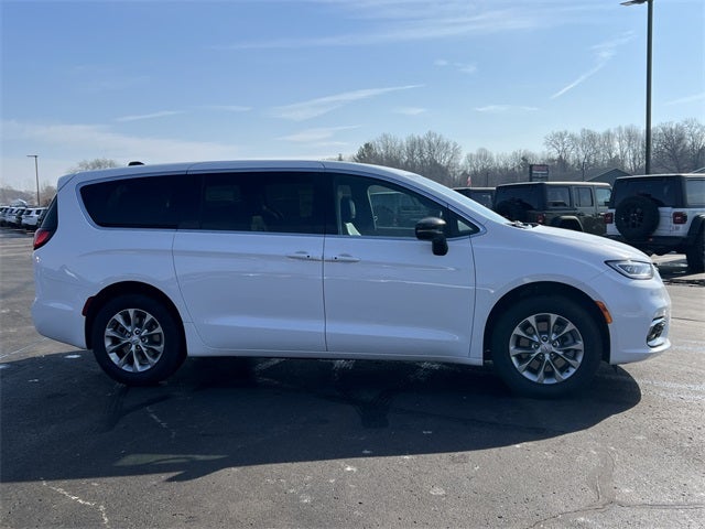 2026 Chrysler Pacifica PACIFICA SELECT AWD