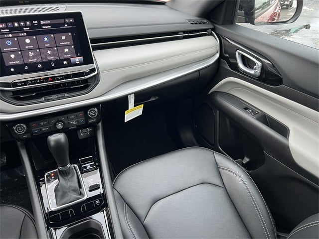 2025 Jeep Compass COMPASS LIMITED 4X4