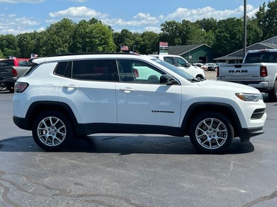 2023 Jeep Compass Latitude Lux FWD