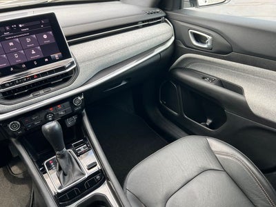 2023 Jeep Compass Latitude Lux FWD