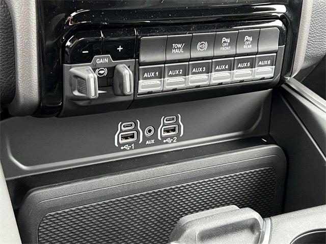 2026 RAM 3500 RAM 3500 BIG HORN CREW CAB 4X4 6'4' BOX