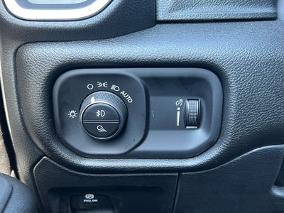 2026 RAM 1500 RAM 1500 EXPRESS CREW CAB 4X4 5'7' BOX