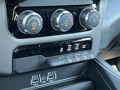 2026 RAM 1500 RAM 1500 EXPRESS CREW CAB 4X4 5'7' BOX