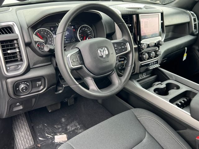 2026 RAM 1500 RAM 1500 EXPRESS CREW CAB 4X4 5'7' BOX