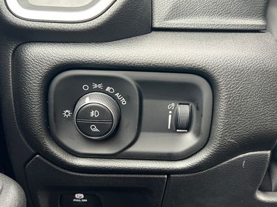 2026 RAM 1500 RAM 1500 EXPRESS CREW CAB 4X4 5'7' BOX