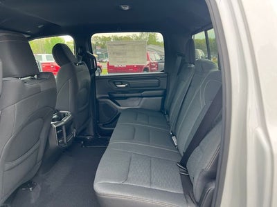 2026 RAM 1500 RAM 1500 EXPRESS CREW CAB 4X4 5'7' BOX