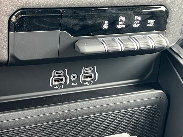 2026 RAM 1500 RAM 1500 EXPRESS CREW CAB 4X4 5'7' BOX