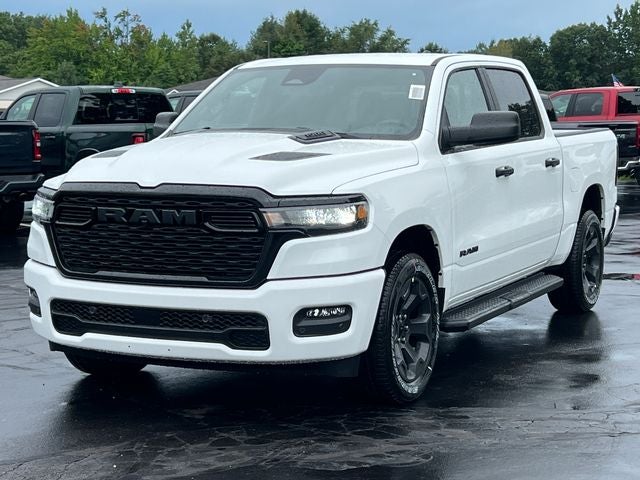 2026 RAM 1500 RAM 1500 EXPRESS CREW CAB 4X4 5'7' BOX
