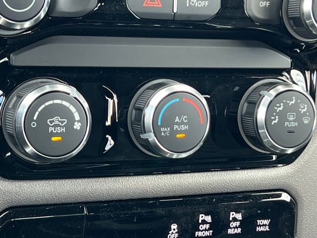 2026 RAM 1500 RAM 1500 EXPRESS CREW CAB 4X4 5'7' BOX