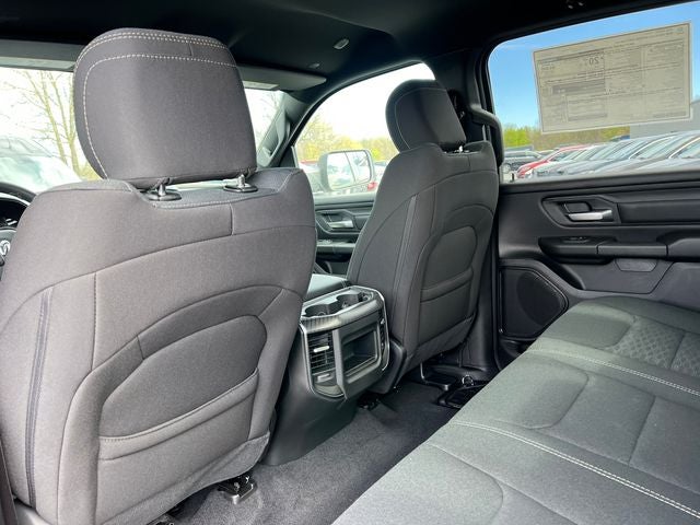 2026 RAM 1500 RAM 1500 EXPRESS CREW CAB 4X4 5'7' BOX
