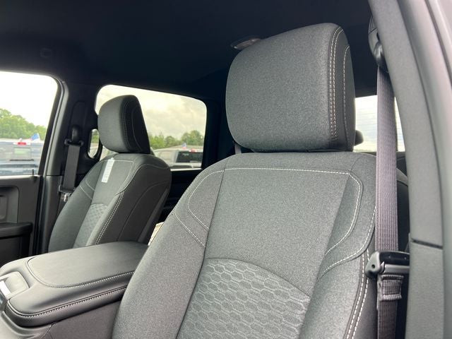 2026 RAM 2500 RAM 2500 BLACK EXPRESS CREW CAB 4X4 6'4' BOX