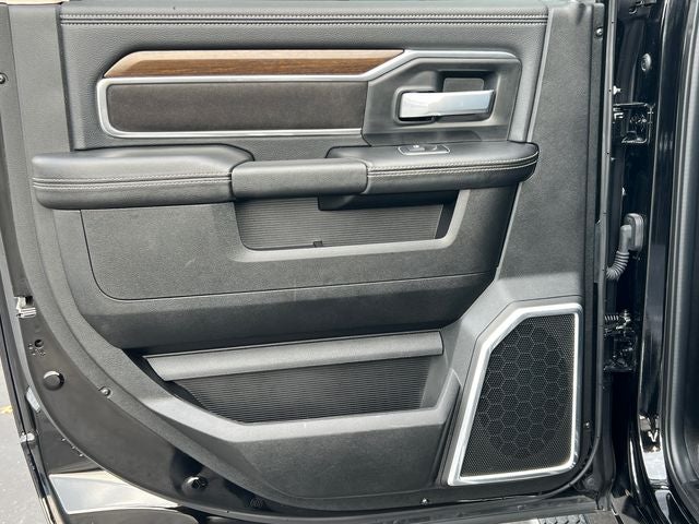 2024 RAM 2500 Laramie Crew Cab 4x4 6'4' Box