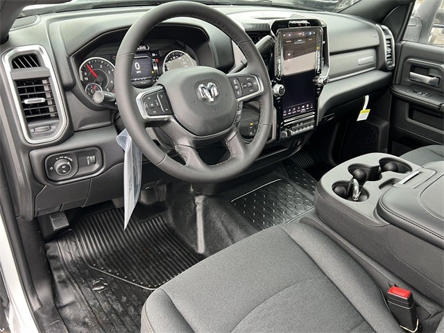 2026 RAM 5500HD RAM 5500 BIG HORN CHASSIS REGULAR CAB 4X4 84' CA