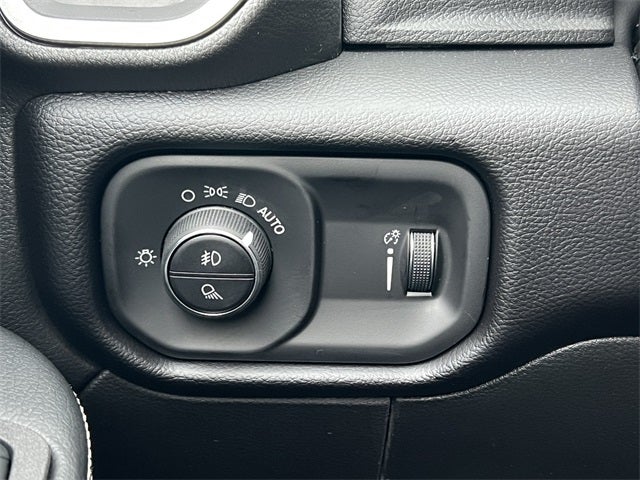 2026 RAM 5500HD RAM 5500 BIG HORN CHASSIS REGULAR CAB 4X4 84' CA